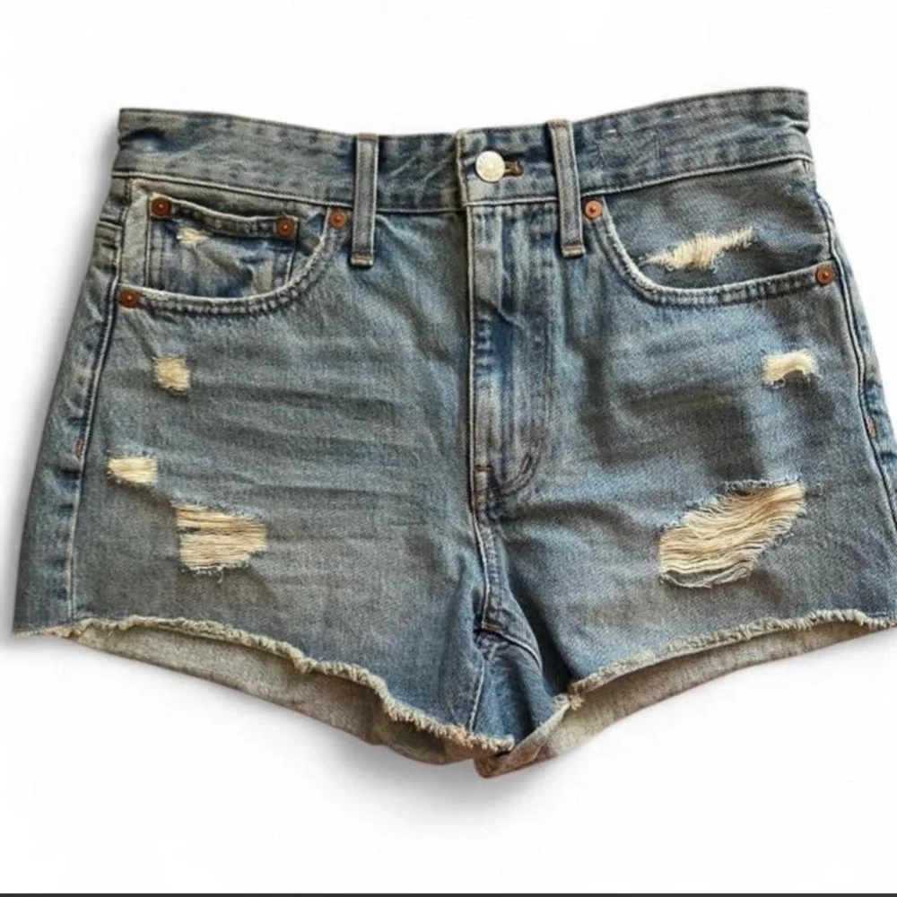 Madewell Mid rise Relaxed Fit Destructed Edition Denim Jean Shorts size 26 - Picture 2 of 8